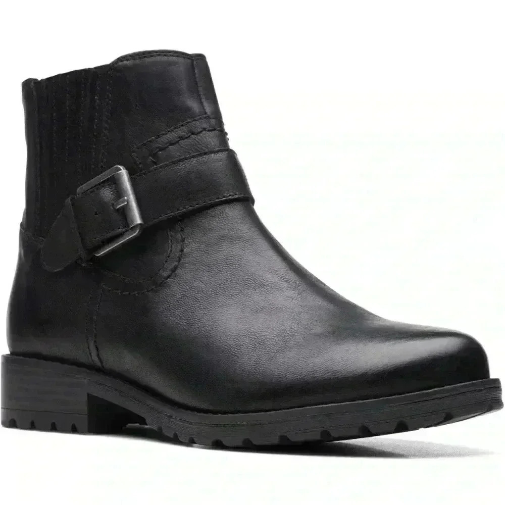 Clarks women’s 6.5 Clarkwell strap boots black buckle closure side zipper